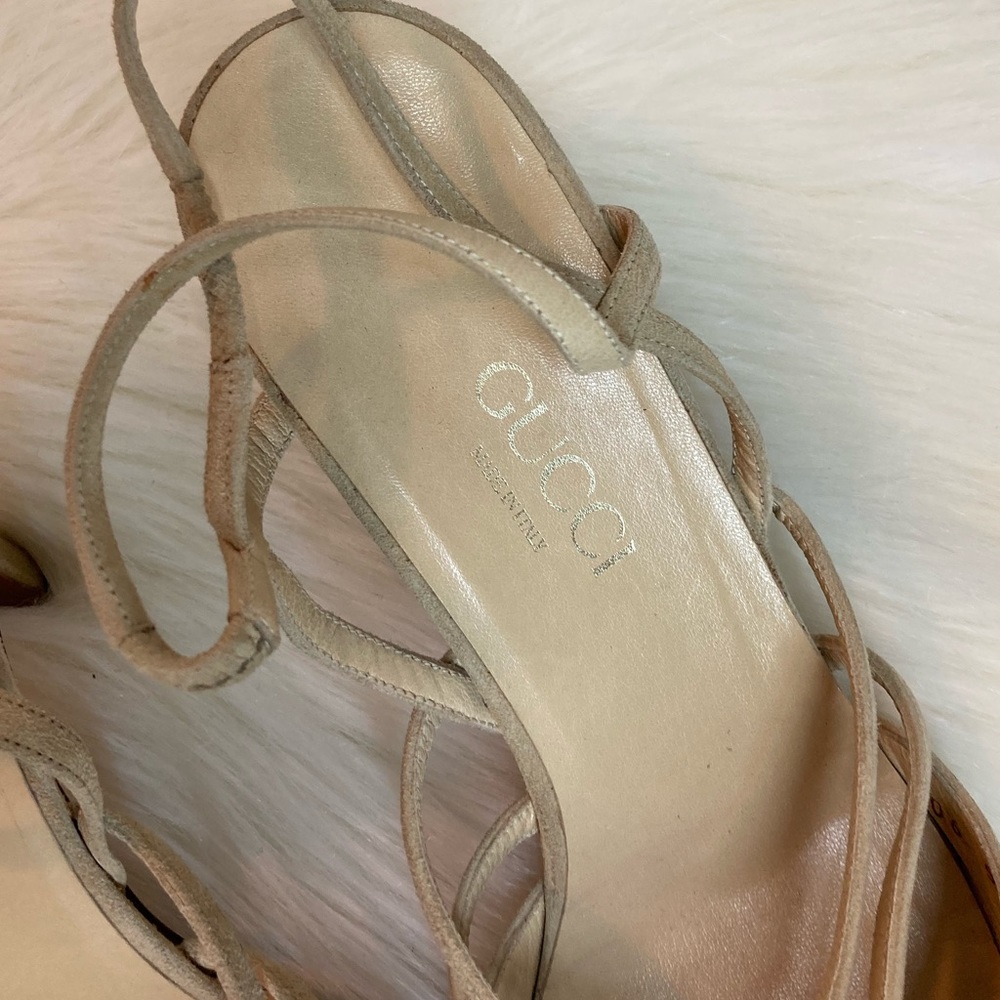 Vintage 90s Y2K Gucci Beige Suede Pointed-Toe Slingback Heels - Picture 4 of 9